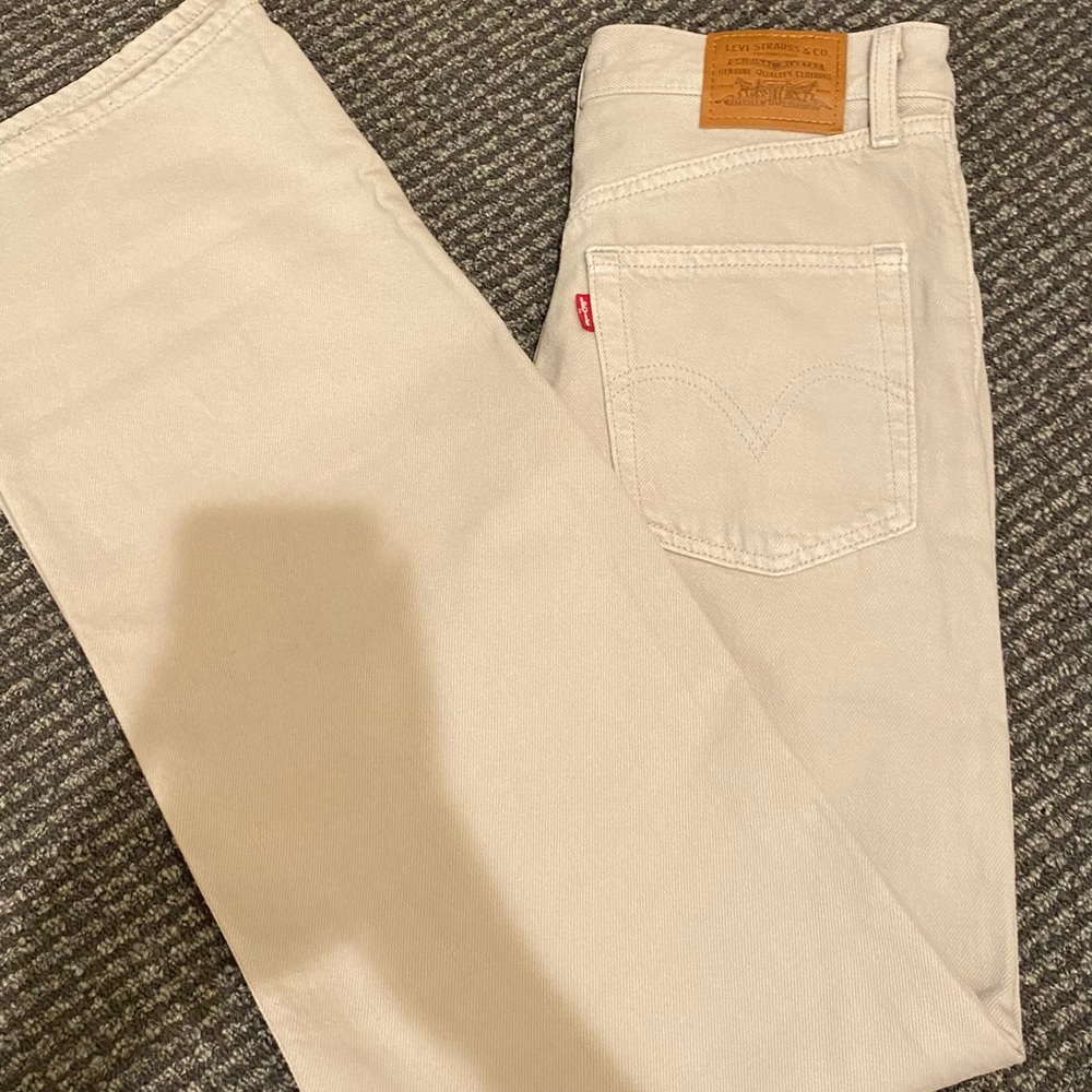 tan/Cream Levi Jeans (High Loose)